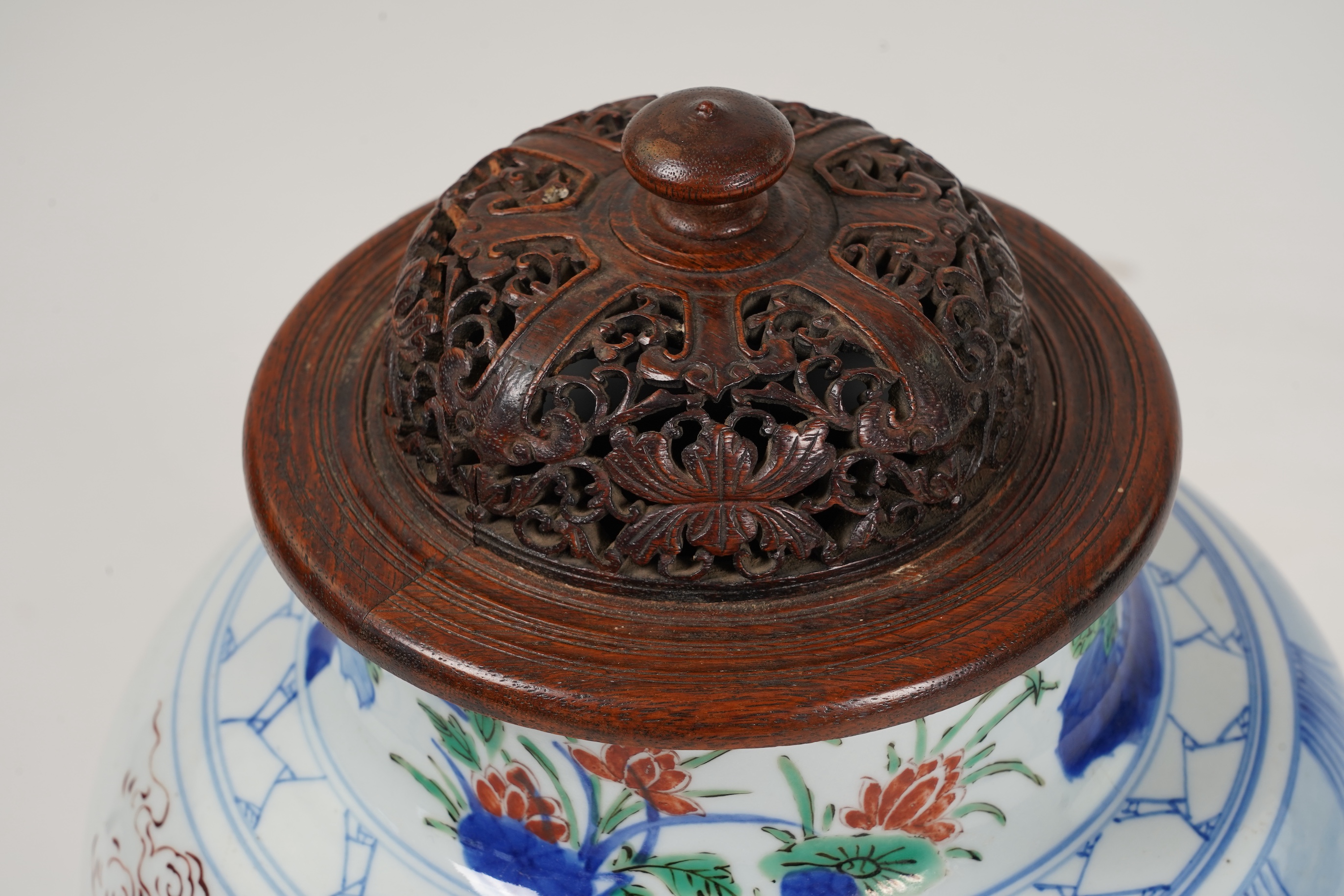 A Chinese wucai baluster jar, possibly Shunzhi / Kangxi period